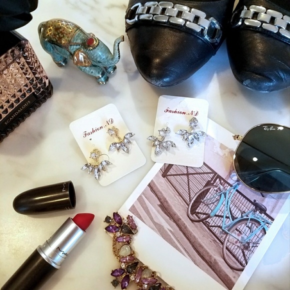 💕2 for $15💕Crystal Ear Jacket Earrings - Picture 4 of 5